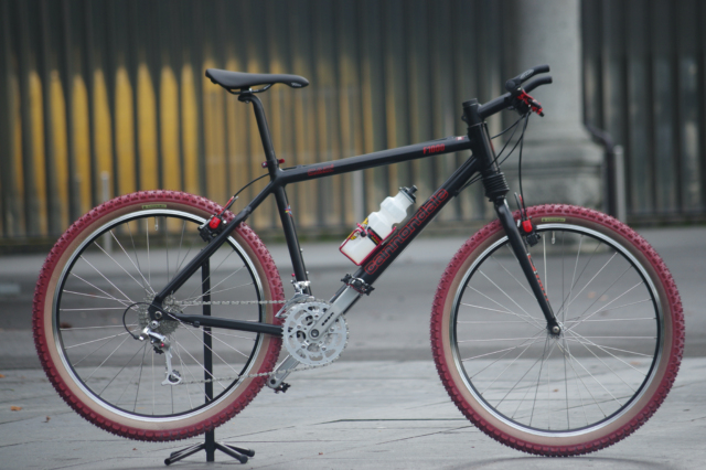 Cannondale F1000 Retro Mountain Bike